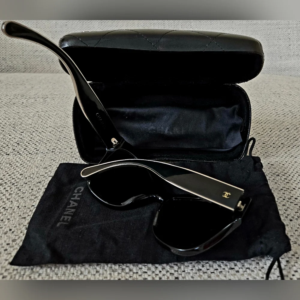 CHANEL CH5271 Women's Black and Chrome Cat Eye Sunglasses Size:OS Made In Italy - Picture 11 of 16